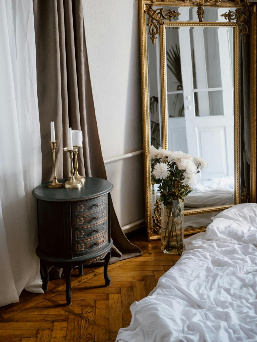 luxurious bedroom